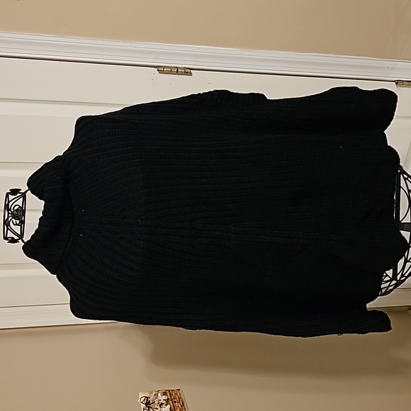 Sweater - Picture 5 of 7